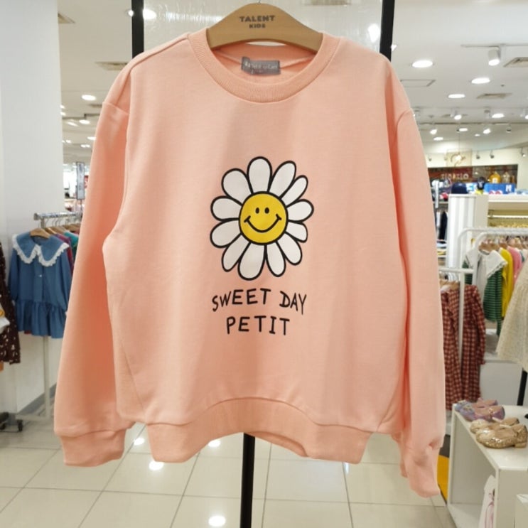 핵가성비 좋은 쁘띠앙팡 초대박세일~~옆 라인이넓어 활동편한 면 소재~~ 갤럭시맨투맨 좋아요 핵가성비 좋은 쁘띠앙팡 초대박세일~~옆 라인이넓어 활동편한 면 소재~~ 갤럭시맨투맨 좋아요