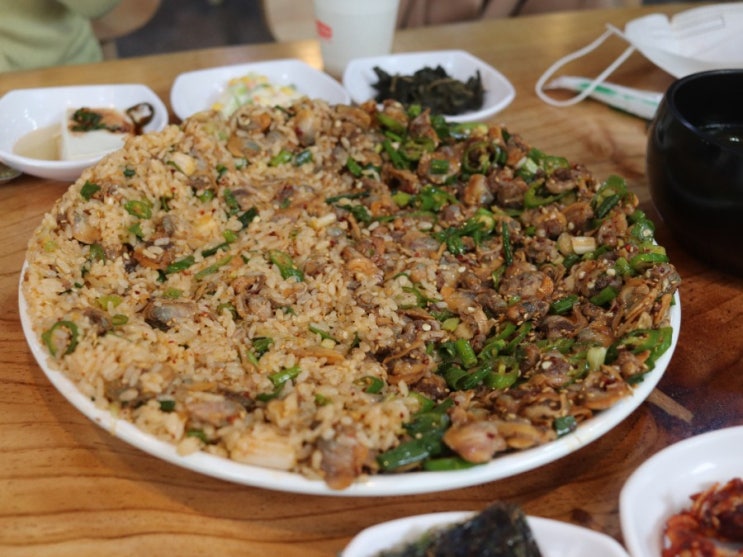  꼬막 비빔밥과 육사시미가 맛있는 강릉 엄지네 포장마차 본점 후기