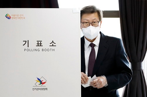 “박형준 부인, ‘허위 성추문 폭로’ 개입 정황”… 檢 수사기록 ‘파장’
