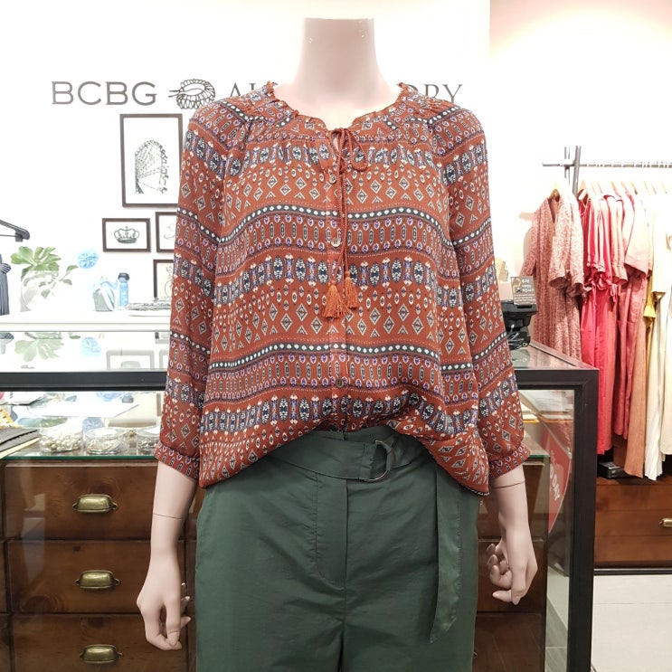당신만 모르는 BCBG 비씨비지_ 심플한 블라우스 ** *벨라 BL_B0C7B481 좋아요 당신만 모르는 BCBG 비씨비지_ 심플한 블라우스 ** *벨라 BL_B0C7B481 좋아요