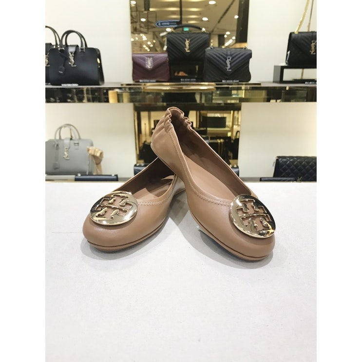 최근 인기있는 럭셔리갤러리 [TORY BURCH]토리버치 트래블 여성 플랫슈즈 50393 232 (240) (04) 신상품 감성 명품 빈티지 신발 운동화 구두 코디 선물 신상품 최