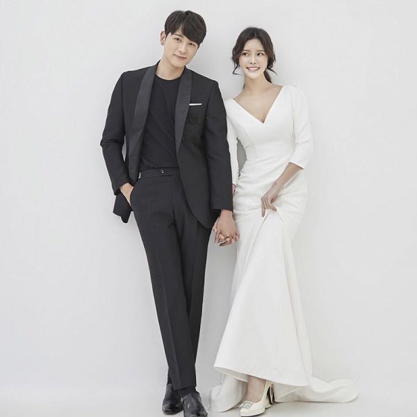 선호도 좋은 새틴 라이트 웨딩 드레스 V 넥 피쉬 테일 드레스 좋아요 선호도 좋은 새틴 라이트 웨딩 드레스 V 넥 피쉬 테일 드레스 좋아요