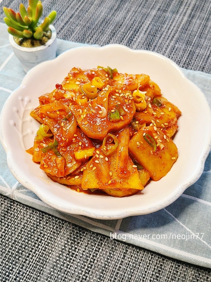 감자고추장볶음 매콤하게 입맛당기는 감자요리 감자고추장볶음 매콤하게 입맛당기는 감자요리