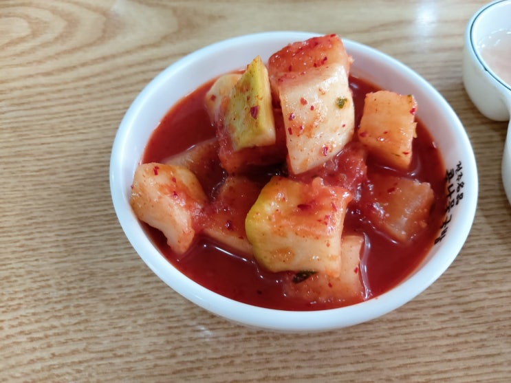  아직도 뜨끈한 콩나물국밥이 좋네요