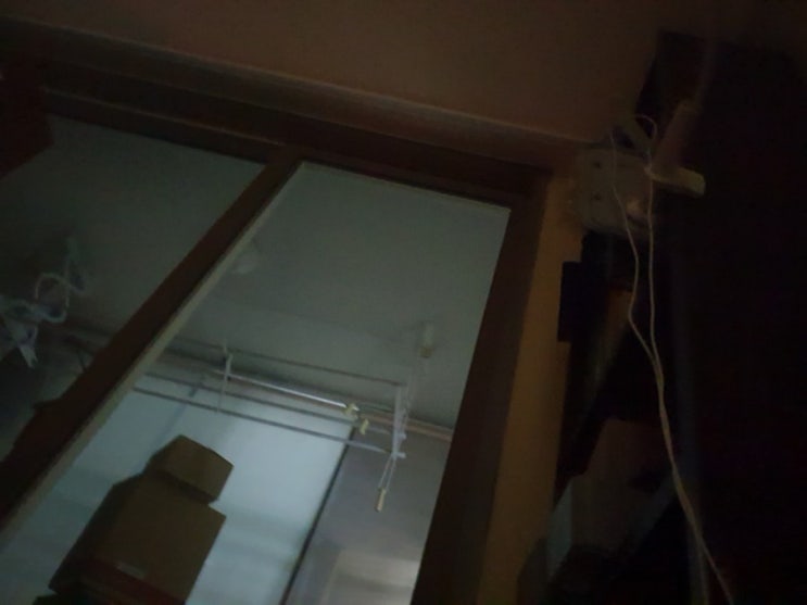  젖은 옷은 왜 가져와?