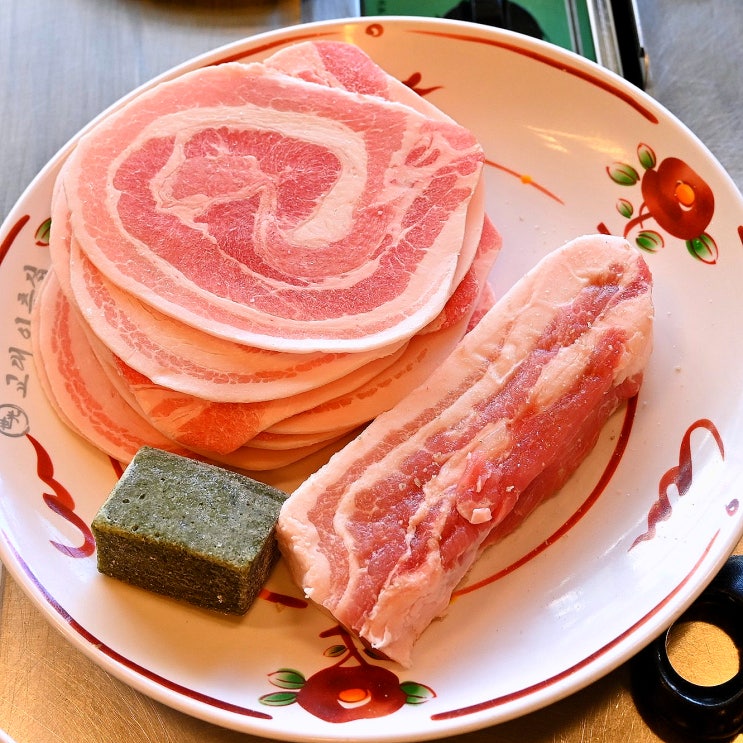 발산역 맛집 육즙 터지는 삼겹살 교대이층집