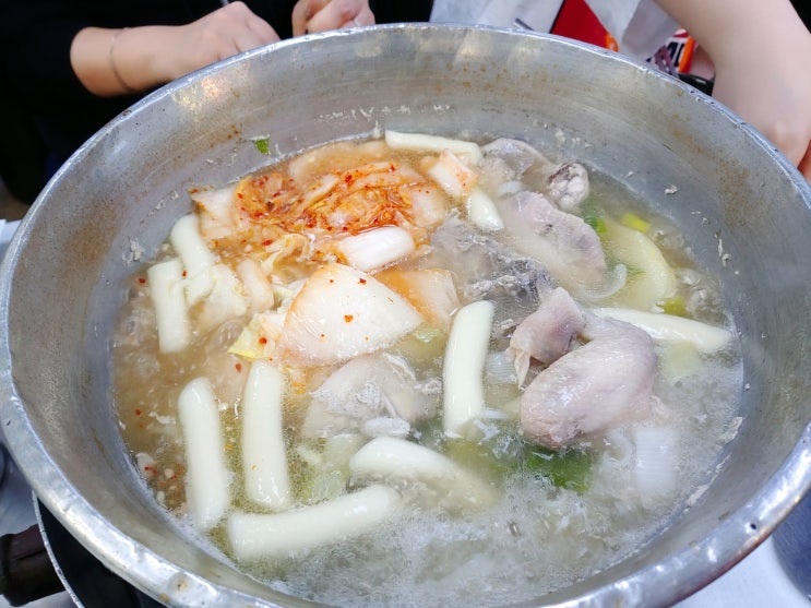  동대문 맛집, 오랜 단골 '명동 닭한마리 시조점' 낮술 좋아요
