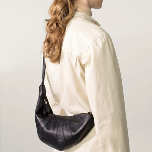 잘팔리는 LEMAIRE 르메르 Lemaire 스몰 범백 소프트 레더 크로아상백 여성가방 Black 좋아요 잘팔리는 LEMAIRE 르메르 Lemaire 스몰 범백 소프트 레더 크로아상백 여성가방 Black 좋아요