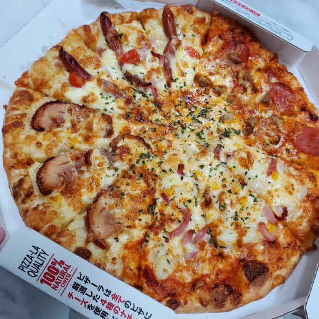  일본kfc 레드핫치킨 먹어봤어요 +(남은피자 맛있게)