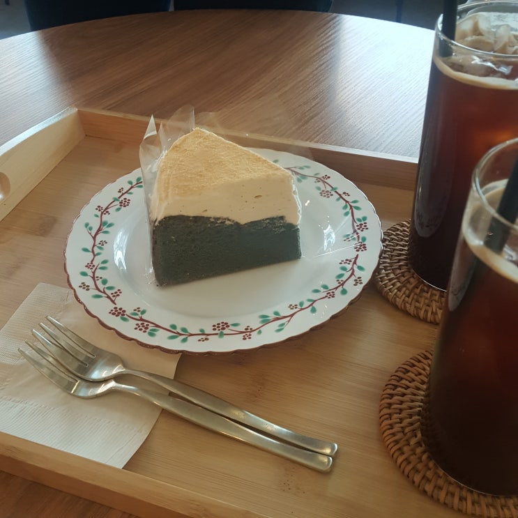  찾았다! 케이크 맛집! | 창원 단미 디저트 카페
