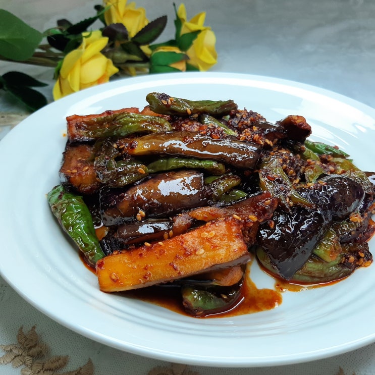  가지볶음 꽈리고추볶음 퓨전 요리 매콤한 반찬 만드는법