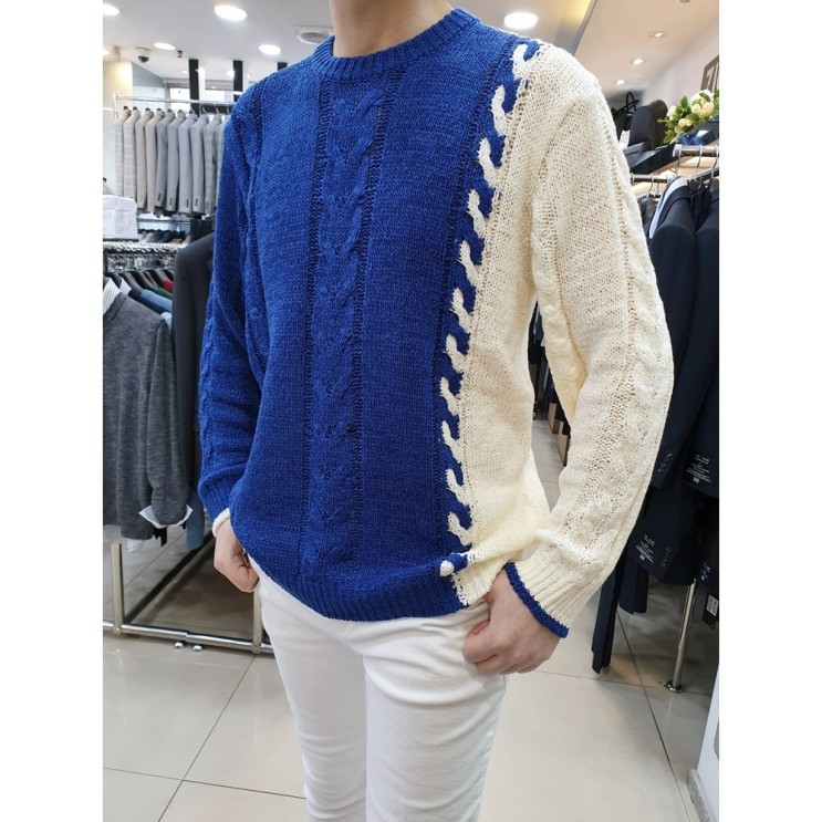 구매평 좋은 지오송지오 ZVS51627 블루&화이트 투톤 꽈배기 패턴 풀오버 니트 스웨터 (세미오버핏) ···