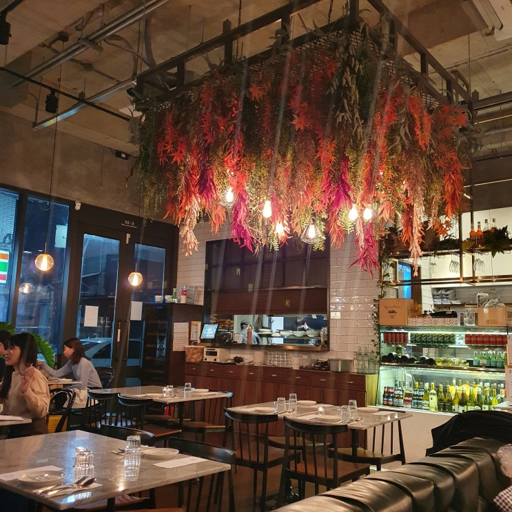 벨라스가든-송파구 석촌호수근처 꽃과 함께 편안한 분위기에 힐링되는 식당