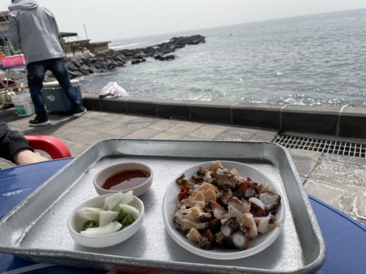  제주도 중문 색달해수욕장 해녀의집 바다앞에서 해산물 즐기기