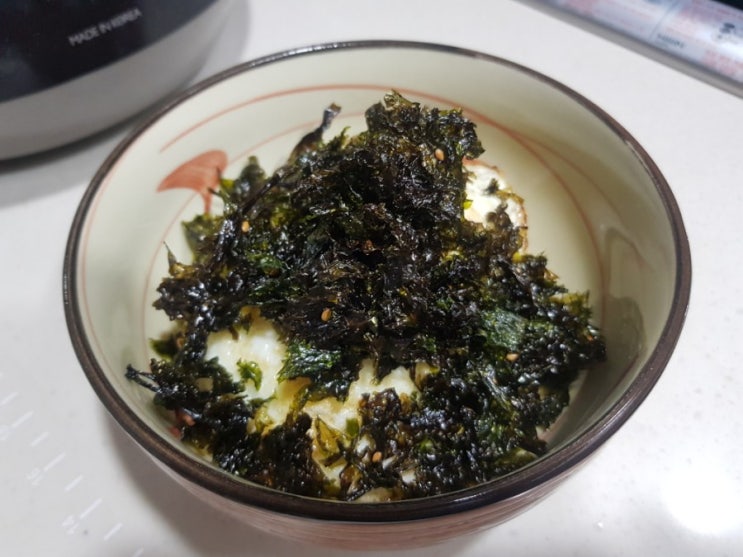  파래 돌자반,  솔솔 뿌린 계란 밥.바삭 김자반