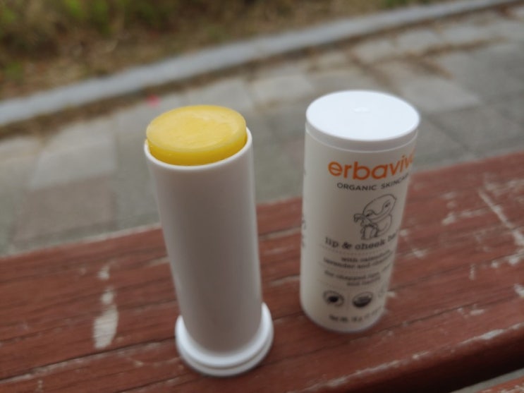 건조한 환절기 필수템 에바비바 유기농 립앤칙밤