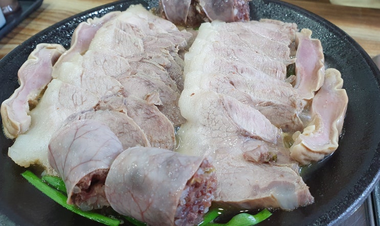  부산역밥집 신창국밥 수육 좋아하나?