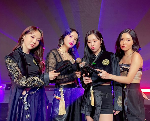마마무와 오마이걸은 한 식구가 되다... RBW, WM엔터테인먼트 인수! 마마무와 오마이걸은 한 식구가 되다... RBW, WM엔터테인먼트 인수!