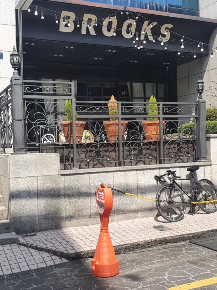  [서면 / Cafe] BROOKS : 브룩스