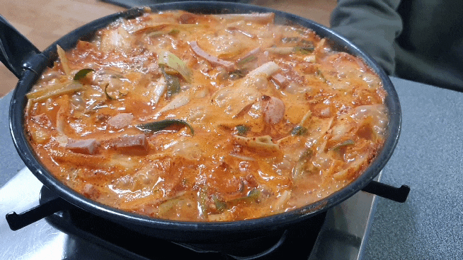 [송탄] 글쎄 여기가 그렇게 맛있다고...? 신장동 노포 평택중앙시장 부대찌개 맛집 김네집 메뉴추천/메뉴판/가격/영업시간/주차/맛 솔직후기 (부대찌개 2인분 feat.라면사리)