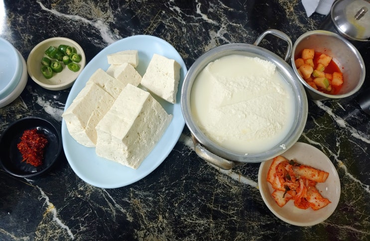 아차산 가성비 맛집, 저렴한 막걸리와 두부 '원조 할아버지 손두부'