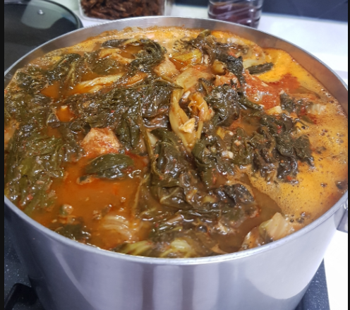  맛있는  돼지등뼈감자탕 오늘은 우리 집이 맛집