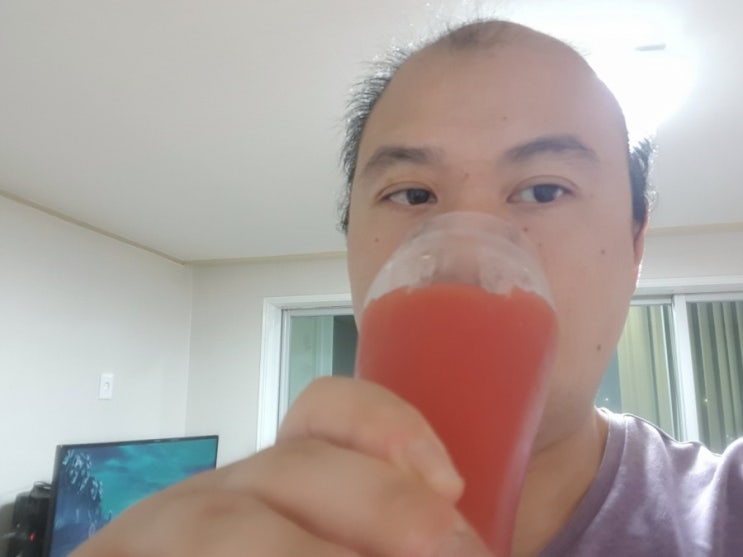  가족과 함께 마시기 좋은 100% 순수한 수박주스 시음 후기 리뷰