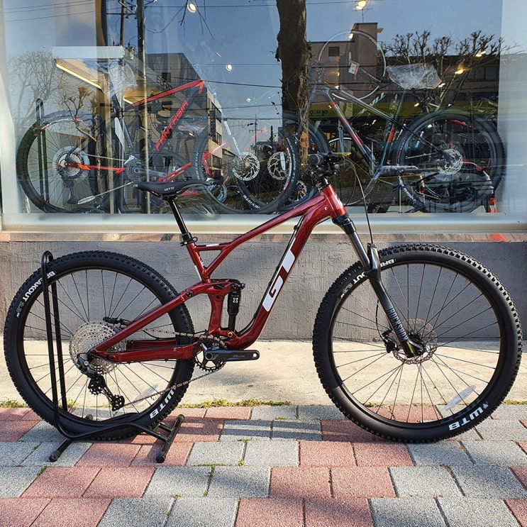  2021년 GT 센서 스포츠 29인치 11단 MTB 풀샥 시마노 데오레 자전거 추천