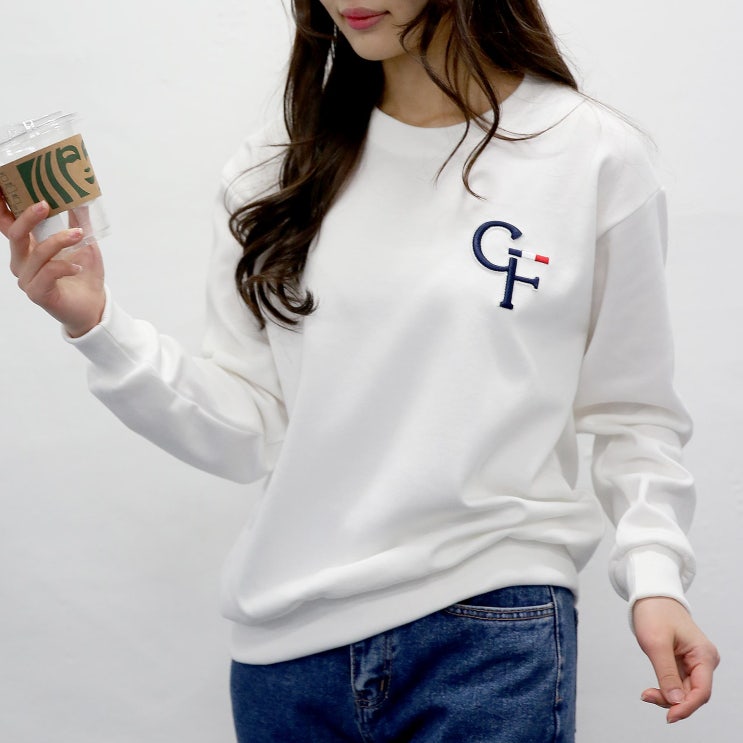 갓성비 좋은 여자친9 시크한 영문 볼륨자수 맨투맨 빅사이즈 (S~2XL) 좋아요 갓성비 좋은 여자친9 시크한 영문 볼륨자수 맨투맨 빅사이즈 (S~2XL) 좋아요