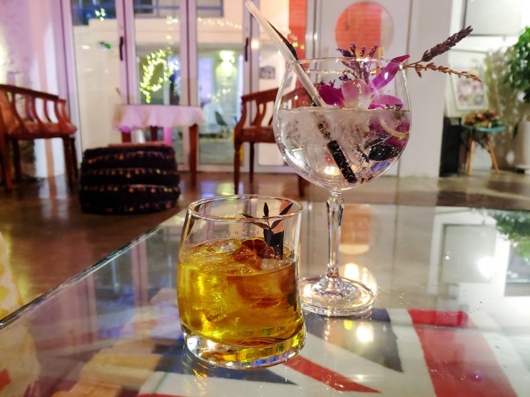  성수 낮엔 디저트 카페, 밤엔 칵테일 와인 바 cafe & bar El Patio '엘파티오'