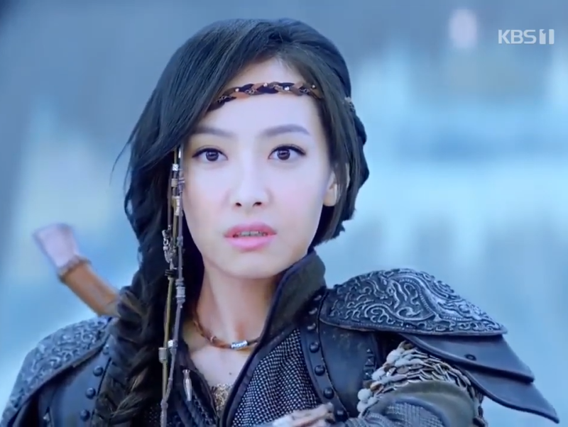 걸그룹 에프엑스fx로 10년 활동 빅토리아 sm엔터테인먼트와의 계약만료 소식에 냉담한 팬반응....