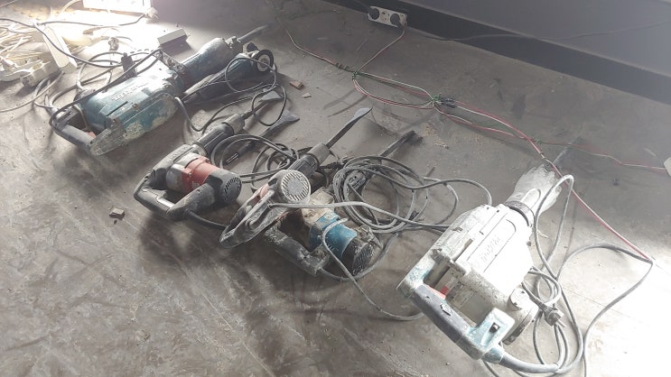 바닥 철거공사 마루철거 PVC 데코타일 바닥철거 방법 바닥 철거공사 마루철거 PVC 데코타일 바닥철거 방법