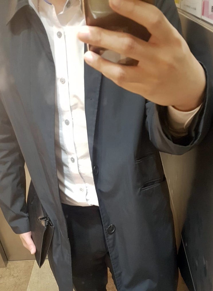  에잇세컨즈 싱글 히든버튼 하프 맥코트 자켓 블랙