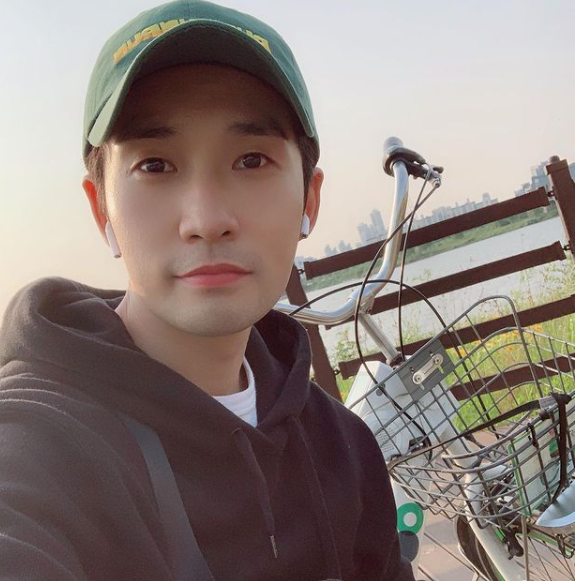 류덕환 전수린 8년열애끝 결혼, 이선빈 축가 노래 실력이..