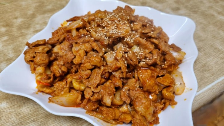 불금 저녁메뉴는 역시 엄마표 제육볶음 불금 저녁메뉴는 역시 엄마표 제육볶음