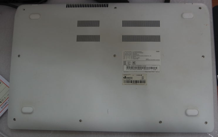  삼성 노트북 NT500R5H 분해 및 내부 모습