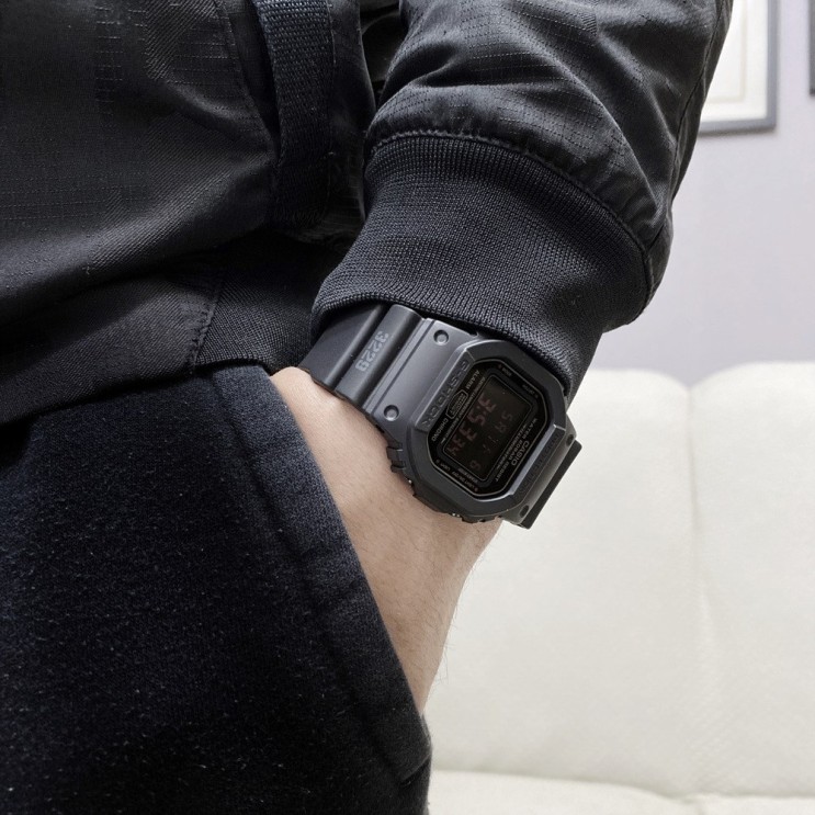 요즘 인기있는 지샥 무광 블랙 사각 군인 전자 손목시계 ···