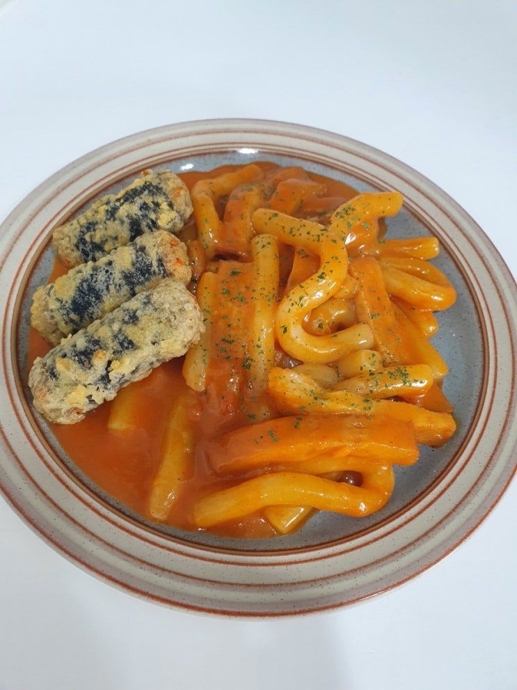  아이들간식 신메뉴 매콤까르보나라누들떡볶이