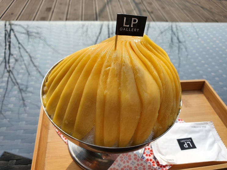  파주 LP갤러리 북한강이 한눈에 보이는 카페