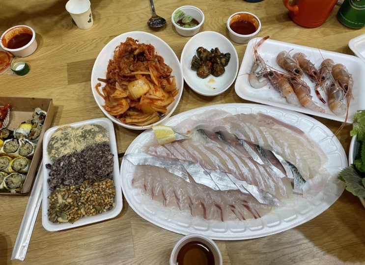  제주도 올레시장 딱새우 회 오메기떡 천혜향 전복김밥 & 주차장