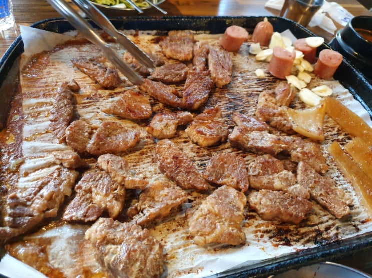 홍대 무한리필 삼겹살 집 <삼겹의 신> 다녀왔네요 