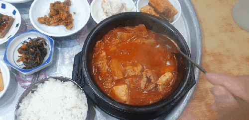 [리뷰볼래] 돼지고기 김치찌개 | 백종원 찌개보다 맛있는 | 천호동 맛집 한마음식당
