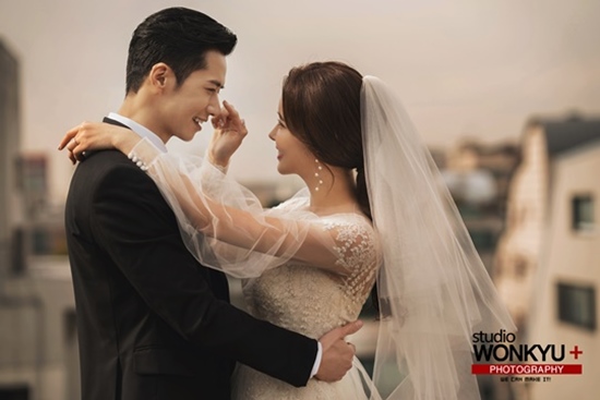 가수 겸 배우 오종혁, 오늘(12일) 비연예인 여자친구와 결혼식을 올려... 결혼을 축하드립니다!