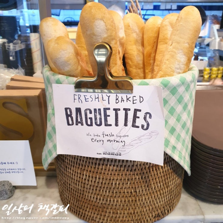  신선한 재료로 갓 만든 주스가 맛있는 <카페마마스 광화문점> 내돈내산 후기