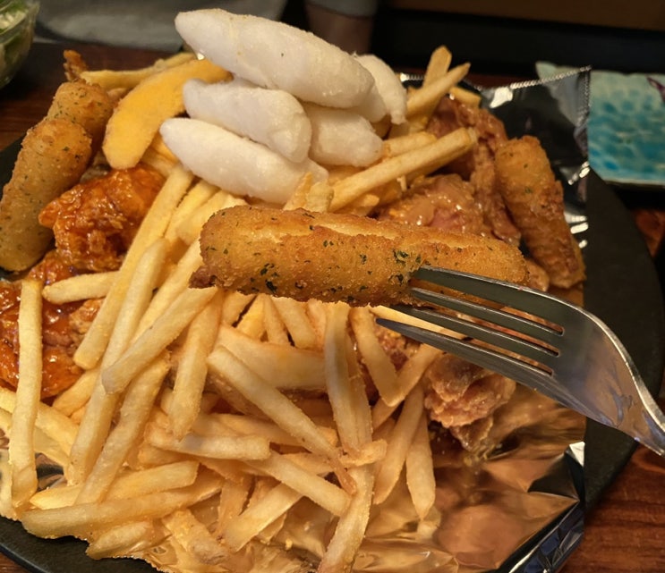  [아웃닭 신촌역점] 크고 맛있는 가성비 좋은 치킨집, 푸짐한 치킨집, 치킨시키면 감자튀김까지!!