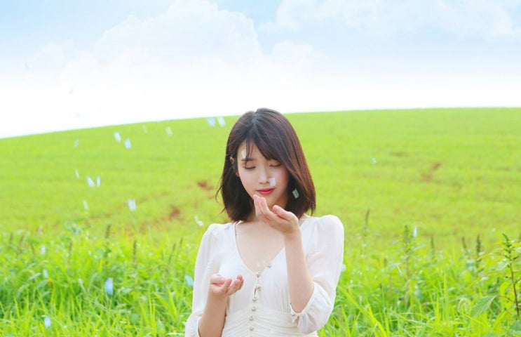  [음악]아이유-이 지금(This right now)/ 이 하루 이 지금 우리 눈부셔 아름다워/행복은 그리 멀지 않아. 바로 지금, 이 순간, 너와 함께 있어