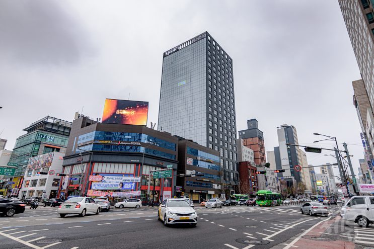  [서울] 서울 호캉스 추천! 홍대 라이즈 오토그래프 컬렉션 프로듀서 스위트 후기.