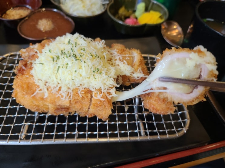  [이대 유야케도쿄] 돈가스를 싫어하던 나를 돈가스에 돈을 뜨게 해준 돈가스 맛집