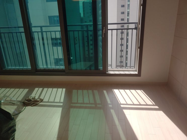  하남 아파트썬팅 신장동 덕풍동 망월동 아파트 유리창문 열차단썬팅 자외선차단썬팅 베란다창문 단열필름썬팅