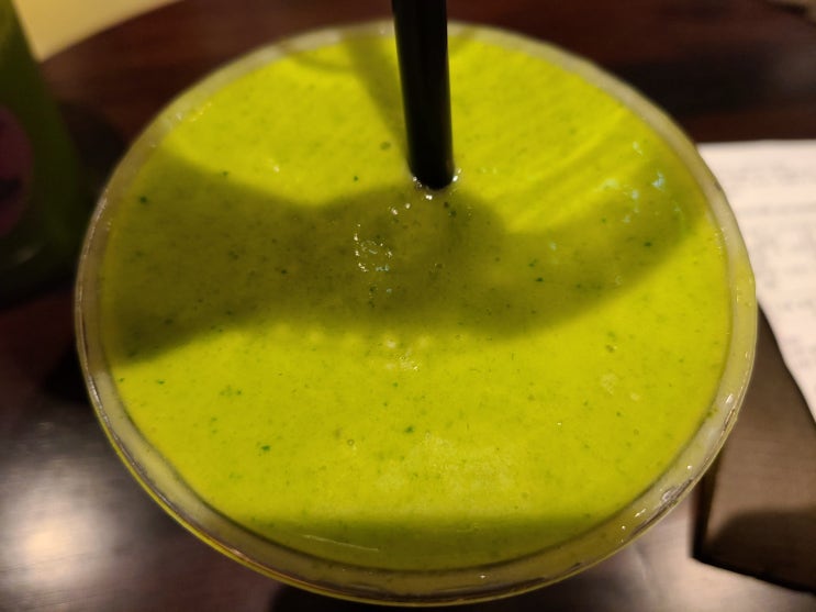  조앤더주스 코엑스 파르나스몰 - JOE&THE JUICE 건강한 과일쥬스